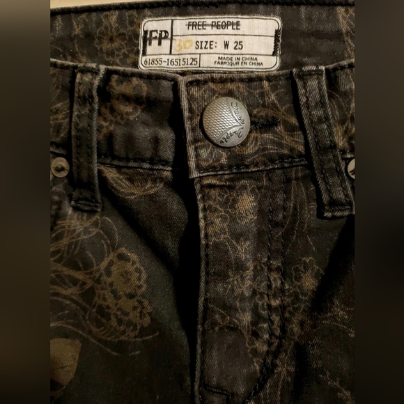 Free People Printed Denim Golden Floral Waist 25 In Stylish Black Women's Jeans - Picture 2 of 8